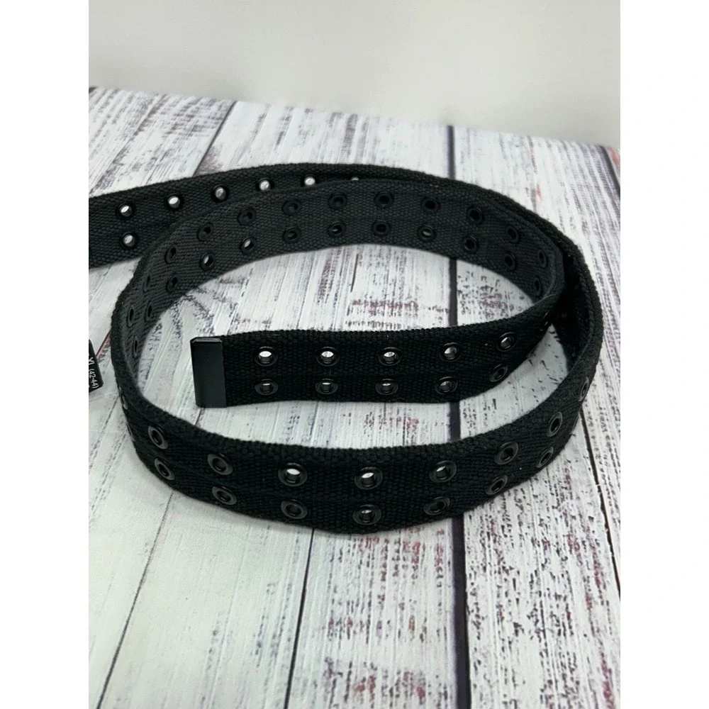 NWT Levi's Men's Black Reversible Canvas Matte Buckle Work Belt Size XL (42–44)‎